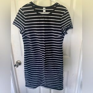 Old Navy Black and White Mini Dress Casual Crew Neck